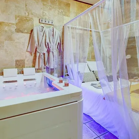 L'evasion I Bed&spa I Jacuzzi I Cozy I Hypercentre I Rent Immo 公寓 *