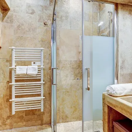 L'evasion I Bed&spa I Jacuzzi I Cozy I Hypercentre I Rent Immo 公寓 *